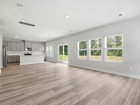 Living - 1460 Switchback Cir, Moore, SC 29369 photo 3 of 7