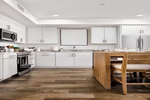 Kitchen - 9470 Moody St, Cypress, CA 90630 photo 3 of 4