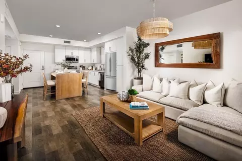 9470 Moody St, Cypress, CA 90630