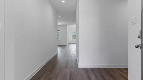 Entry Way - 13 Robin Ct, Angleton, TX 77515 photo 1 of 4