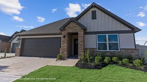 Exterior - 13 Robin Ct, Angleton, TX 77515 photo 2 of 10