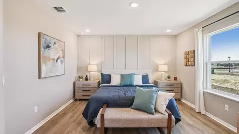 Bedroom - 2214 Elegant Mnr Cir, Edgewater, FL 32141 photo 4 of 6