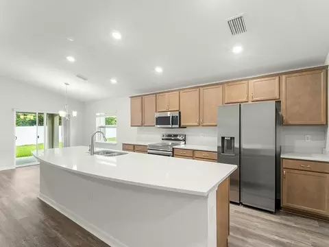 7140 Kingswood Garden Ln, Zephyrhills, FL 33541