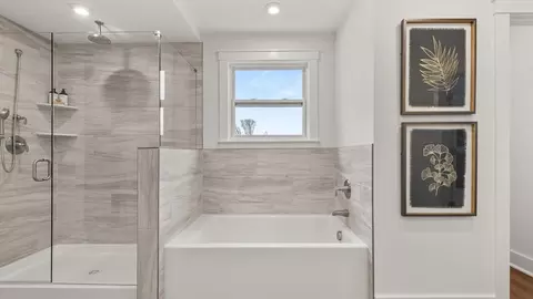 Bath - 1005 Oakwood Manor Dr, Export, PA 15632 photo 5 of 12