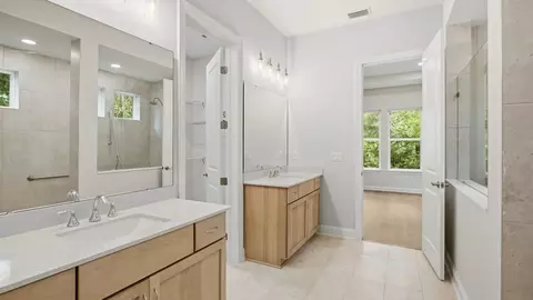 Bath - 135 Historic Brick Ln, Saint Augustine, FL 32095 photo 5 of 7
