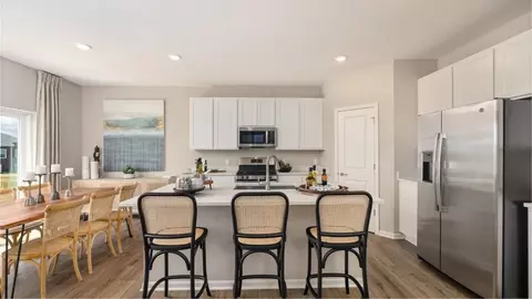 Kitchen - 558 Arye Dr, Elgin, IL 60124 photo 2 of 4