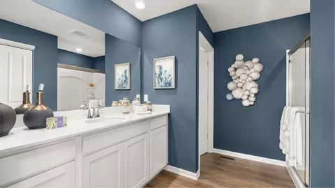 Bath - 558 Arye Dr, Elgin, IL 60124 photo 3 of 5