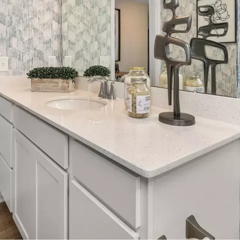 Bath - 558 Arye Dr, Elgin, IL 60124 photo 5 of 5