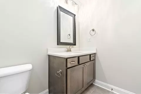 Bath - 127 Laurel Branch Dr, Dothan, AL 36305 photo 4 of 7