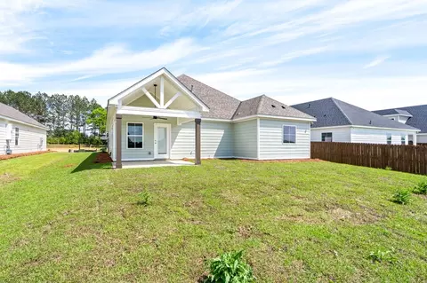 Exterior - 127 Laurel Branch Dr, Dothan, AL 36305 photo 7 of 12