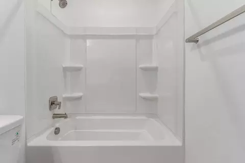 Bath - 7911 E Raleigh Ave, Mesa, AZ 85212 photo 5 of 10