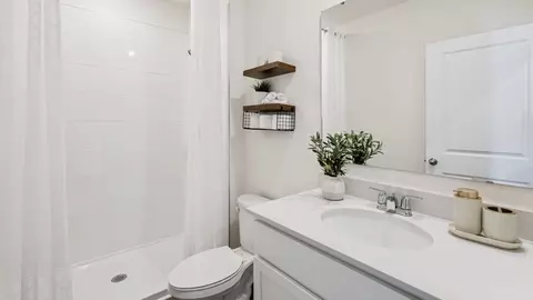 Bath - 2895 Common Crane Ct, Saint Cloud, FL 34773 photo 3 of 3