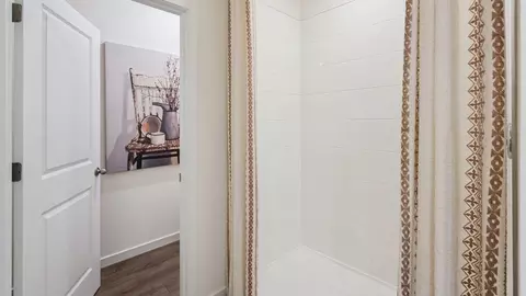 Bath - 2895 Common Crane Ct, Saint Cloud, FL 34773 photo 2 of 3