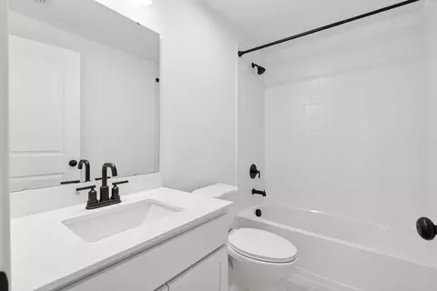Bath - 7 Silverbell Ave, Berlin, NJ 08009 photo 2 of 2