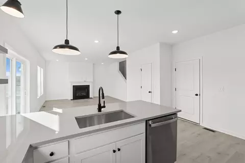 Kitchen - 7 Silverbell Ave, Berlin, NJ 08009 photo 4 of 5