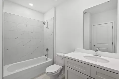 Bath - 1117 Orange Trailside Way, Ocoee, FL 34761 photo 2 of 3