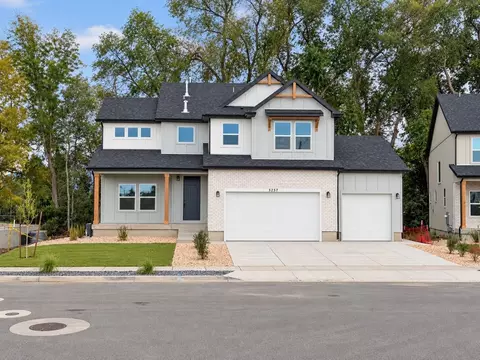 5257 S Century Way #220, Riverdale, UT 84405