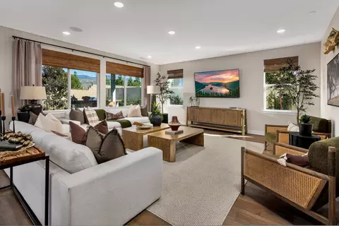 Living - 1613 Wren Ave, Redlands, CA 92374 photo 4 of 10