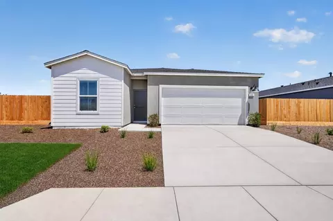 356 Bryan Ave, Dinuba, CA 93618