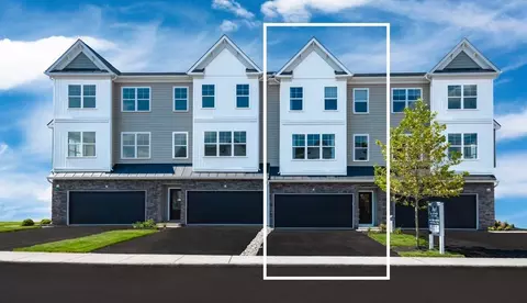 5 Warren Dr, Chalfont, PA 18914