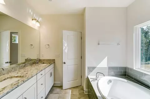 Bath - 3170 Three Chopt Rd, Gum Spring, VA 23065 photo 3 of 18