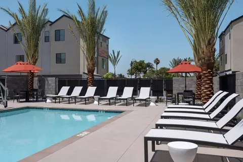 Exterior - 5901 Atlantic Ave, Long Beach, CA 90805 photo 3 of 8
