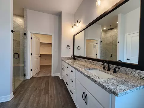 Bath - 406 Eagle Hts, Salado, TX 76571 photo 3 of 6