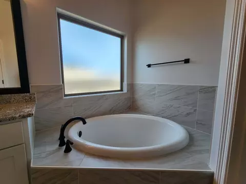 Bath - 406 Eagle Hts, Salado, TX 76571 photo 2 of 6