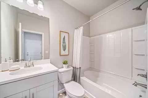 Bath - 21792 E 46th Pl, Aurora, CO 80019 photo 2 of 3