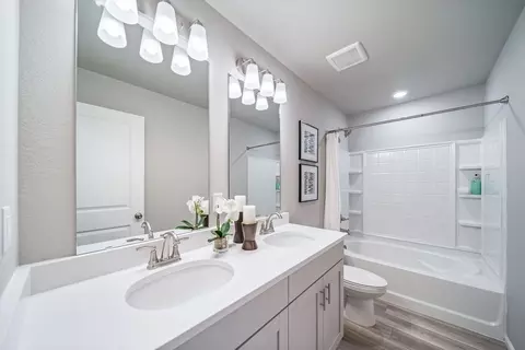 Bath - 21792 E 46th Pl, Aurora, CO 80019 photo 1 of 3