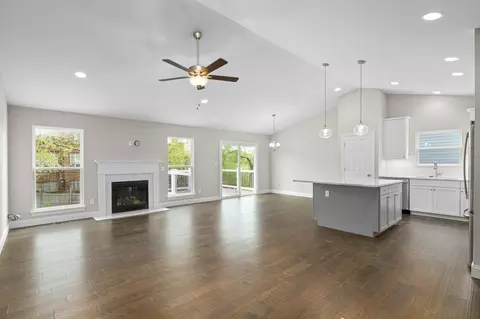 Living - 1 Hazel Ct, Wright City, MO 63390 photo 5 of 18