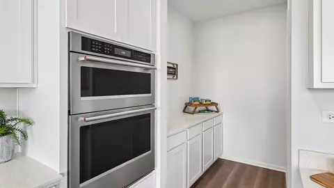 Kitchen - 265 Snowdrop Ln, Elgin, IL 60124 photo 8 of 8