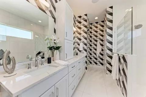 Bath - 12390 Cedar Pass Trl, Parrish, FL 34219 photo 3 of 7