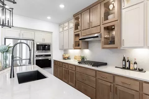 Kitchen - 15311 Le Reve Ln, Conroe, TX 77302 photo 2 of 8