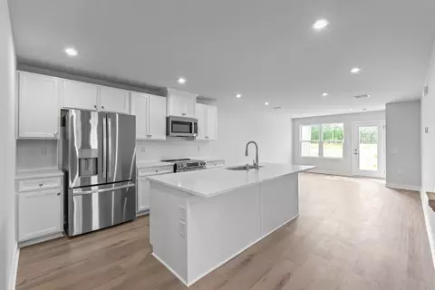 Kitchen - 1016 Dumfries Ct, Mcdonough, GA 30253 photo 3 of 9