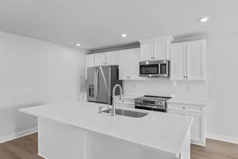 Kitchen - 1016 Dumfries Ct, Mcdonough, GA 30253 photo 5 of 9