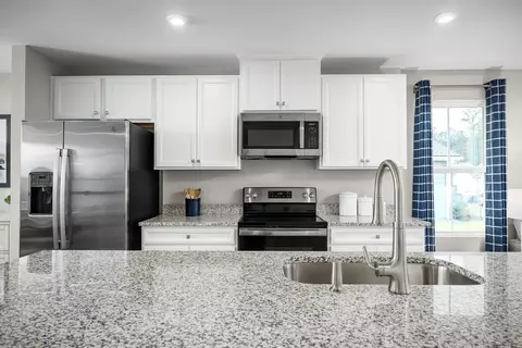 Kitchen - 1016 Dumfries Ct, Mcdonough, GA 30253 photo 9 of 9