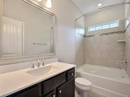 Bath - 9778 Lehigh Ave, Savannah, GA 31406 photo 5 of 9