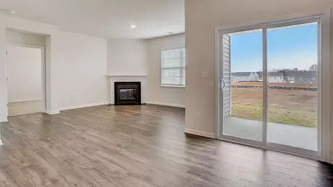 Living - 172 Falling Up Ln, Salisbury, NC 28147 photo 2 of 4