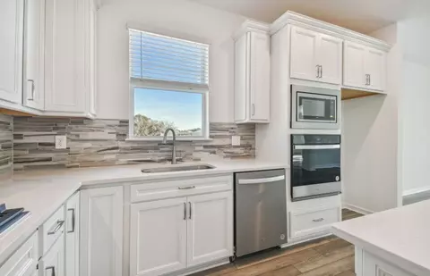 Kitchen - 11435 Emberstone Cir, Parrish, FL 34219 photo 1 of 2