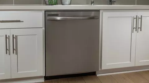 Kitchen - 810 Celtic Ln, Manteca, CA 95336 photo 6 of 7