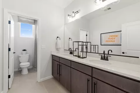 Bath - 23704 E 36th Pl, Aurora, CO 80019 photo 2 of 3