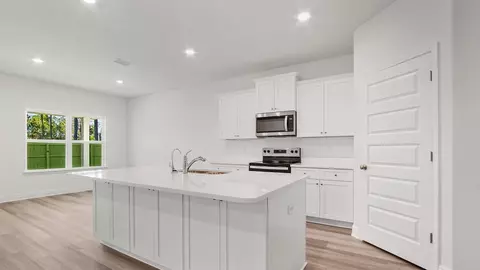 Kitchen - 104 Gray Owl Dr E, Freeport, FL 32439 photo 1 of 5