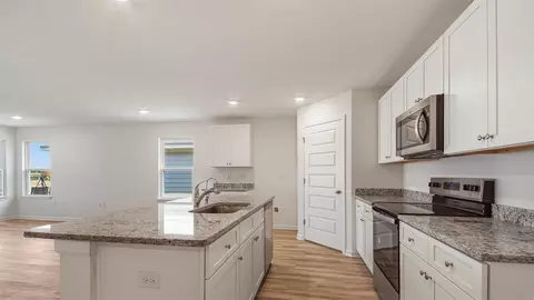 Kitchen - 104 Gray Owl Dr E, Freeport, FL 32439 photo 5 of 5