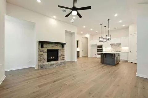 Living - 12990 Soaring Forest Dr, Conroe, TX 77302 photo 1 of 5