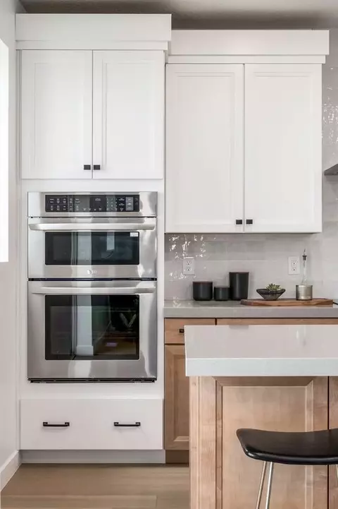 Kitchen - 246 E 8000 S, Sandy, UT 84070 photo 3 of 9