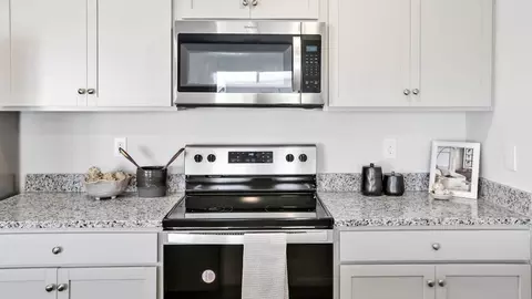 Kitchen - 3102 Lobelia Ln, Leland, NC 28451 photo 4 of 8