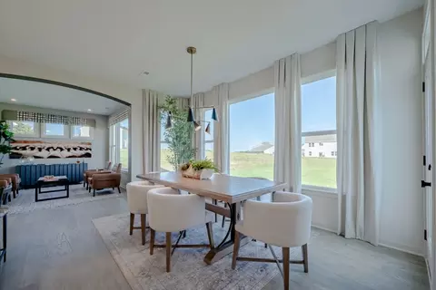 Dining - 5236 Ivy Rose Ln, Cincinnati, OH 45247 photo 5 of 5
