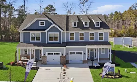 Exterior - 6404 Quinlynn Pl, Midlothian, VA 23112 photo 10 of 13
