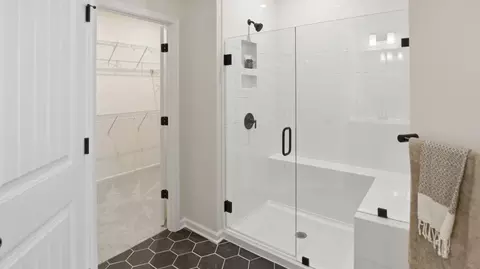 Bath - 6404 Quinlynn Pl, Midlothian, VA 23112 photo 6 of 9